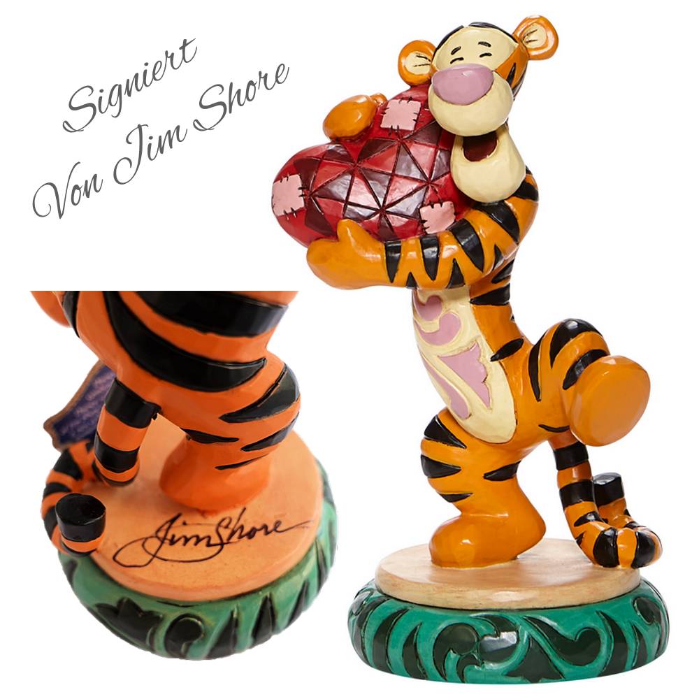 6008073i73yJeBGJOYW7 Disney Traditions, Jim Shore, Jim Shore Disney, Jim Shore Disneyfigur, Jim Shore Disney Figur, Winnie the Pooh, Tigger, Winnie Puuh, Heartfeld Hug, Tigger Holdiing Heart, Tigger mit Herz, Herzliche Umarmung, Valentinstag 6008073, A.A. Milne
