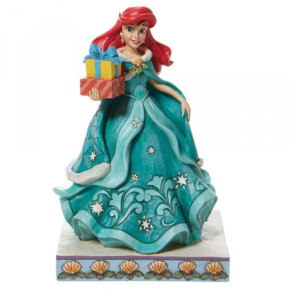 6008982a Disney Traditions, Jim Shore, Jim Shore Disney, Disney Traditions Collection, 6008982, Gifts of Song, Christmas Ariel, Arielle Weihnachtsfigur Jim Shore Disneyfigur, DIsney Traditions Figur, Disney Traditions Weihnachten, Jim Shore Weihnachten