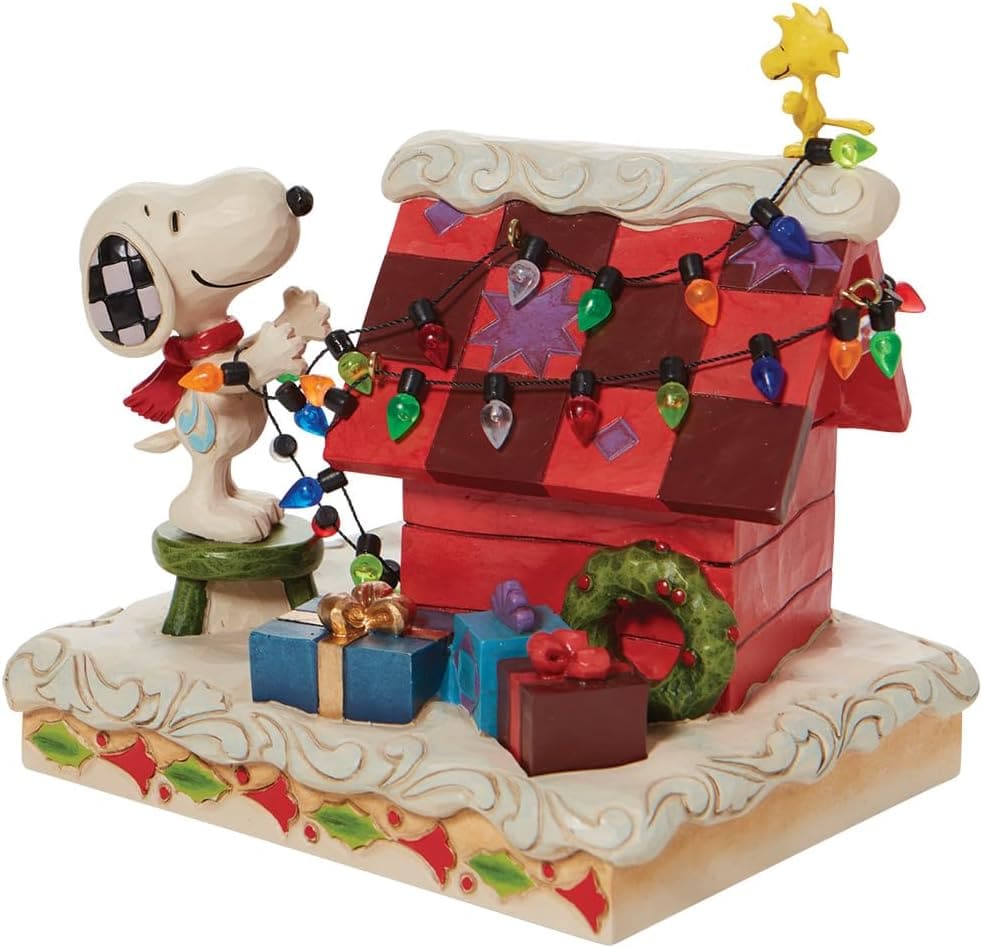 6010322 Jim Shore, Peanuts, Peanuts by Jim Shore, Snoopy, 6010322, Woodstock, Decking the Dog House, Snoopy und Woodstock dekorieren die Hundehütte, Peanuts by Jim Shore