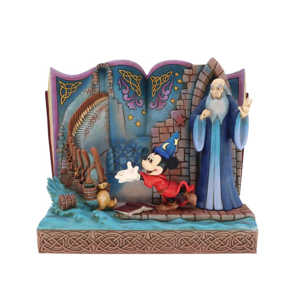 6010883 Disney Traditions, Jim Shore, Jim Shore Disney, 6010883, Fantasia Storybook, Sorcerer Mickey Storybook, Disney Traditions, Jim Shore Disney Figur, Jim Shore Storybook, Micky als Zauberer, Micky Zauberlehrling